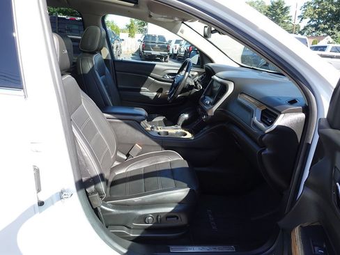 Used 2019 GMC Acadia Denali w/ Technology Package FWD image 34