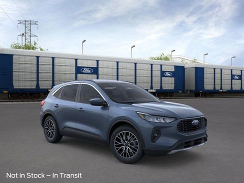 New 2026 Ford Escape PHEV w/ Class II Trailer Tow Package image 8