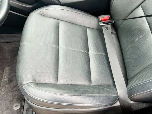 Used 2025 Kia Telluride EX w/ EX Captain's Chair Package FWD image 19