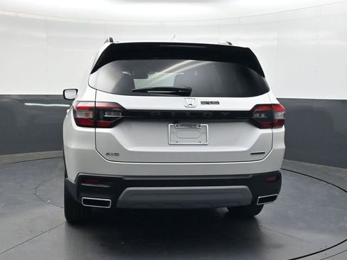 Used 2025 Honda Pilot Touring image 5