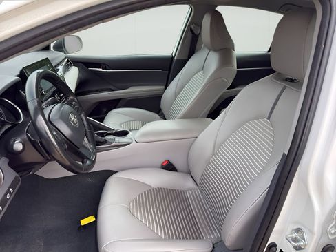 Used 2022 Toyota Camry SE FWD image 7