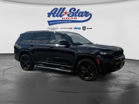 Used 2023 Jeep Grand Cherokee L Laredo AWD/4WD image 1