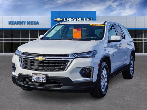Used 2023 Chevrolet Traverse LS w/ Safety Package image 3