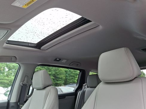 Used 2023 Honda Odyssey EX-L image 13