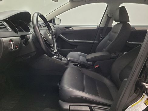 Used 2017 Volkswagen Jetta SE FWD image 17