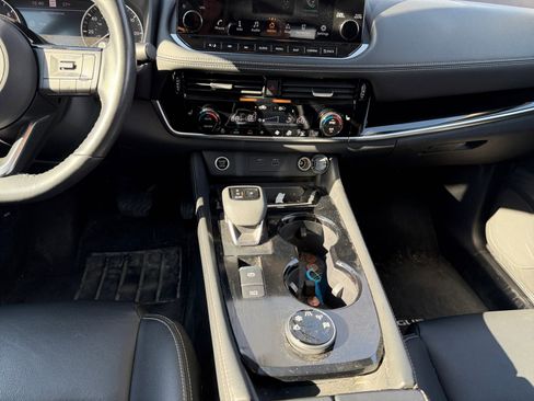 Used 2023 Nissan Rogue SL w/ SL Premium Package image 13