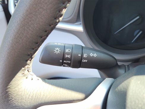 Used 2026 Toyota Sienna XLE image 36