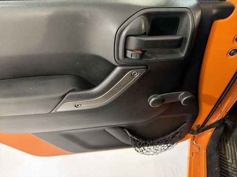 Used 2013 Jeep Wrangler Sport AWD/4WD image 14