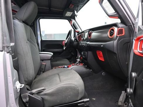 Used 2018 Jeep Wrangler Sport AWD/4WD image 18