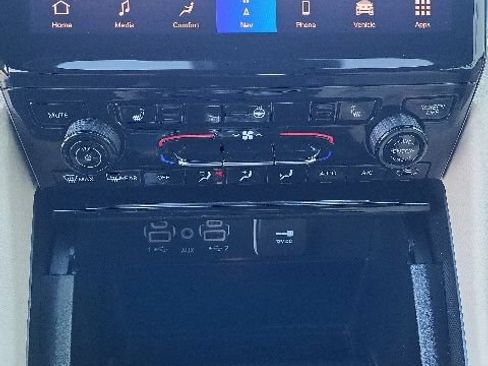 Used 2023 Jeep Grand Cherokee Limited w/ Trailer Tow Prep Group (B) AWD/4WD image 12