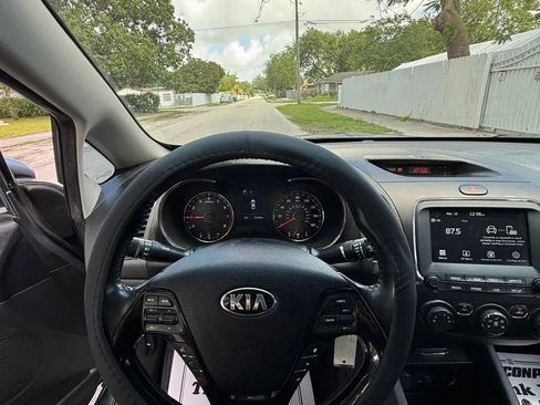 Used 2017 Kia Forte S image 6