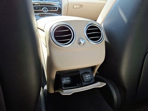 Used 2018 Mercedes-Benz C 300 4MATIC Sedan image 11