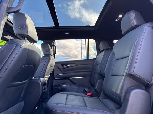 Used 2025 Chevrolet Traverse Z71 image 19
