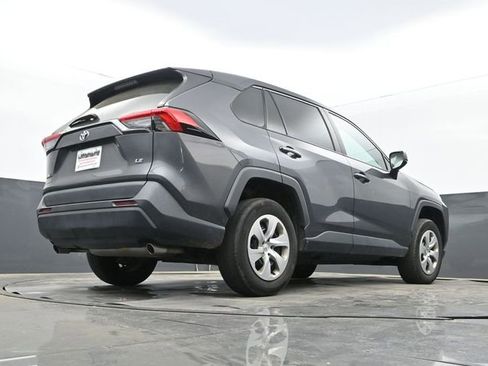 Used 2022 Toyota RAV4 LE image 11