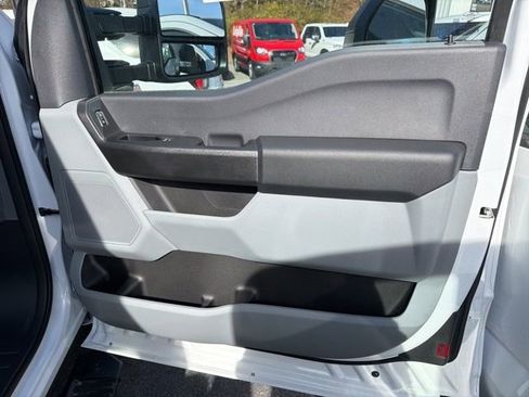 New 2026 Ford F250 XL RWD image 23