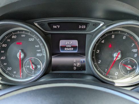 Used 2019 Mercedes-Benz GLA 250 4MATIC image 24