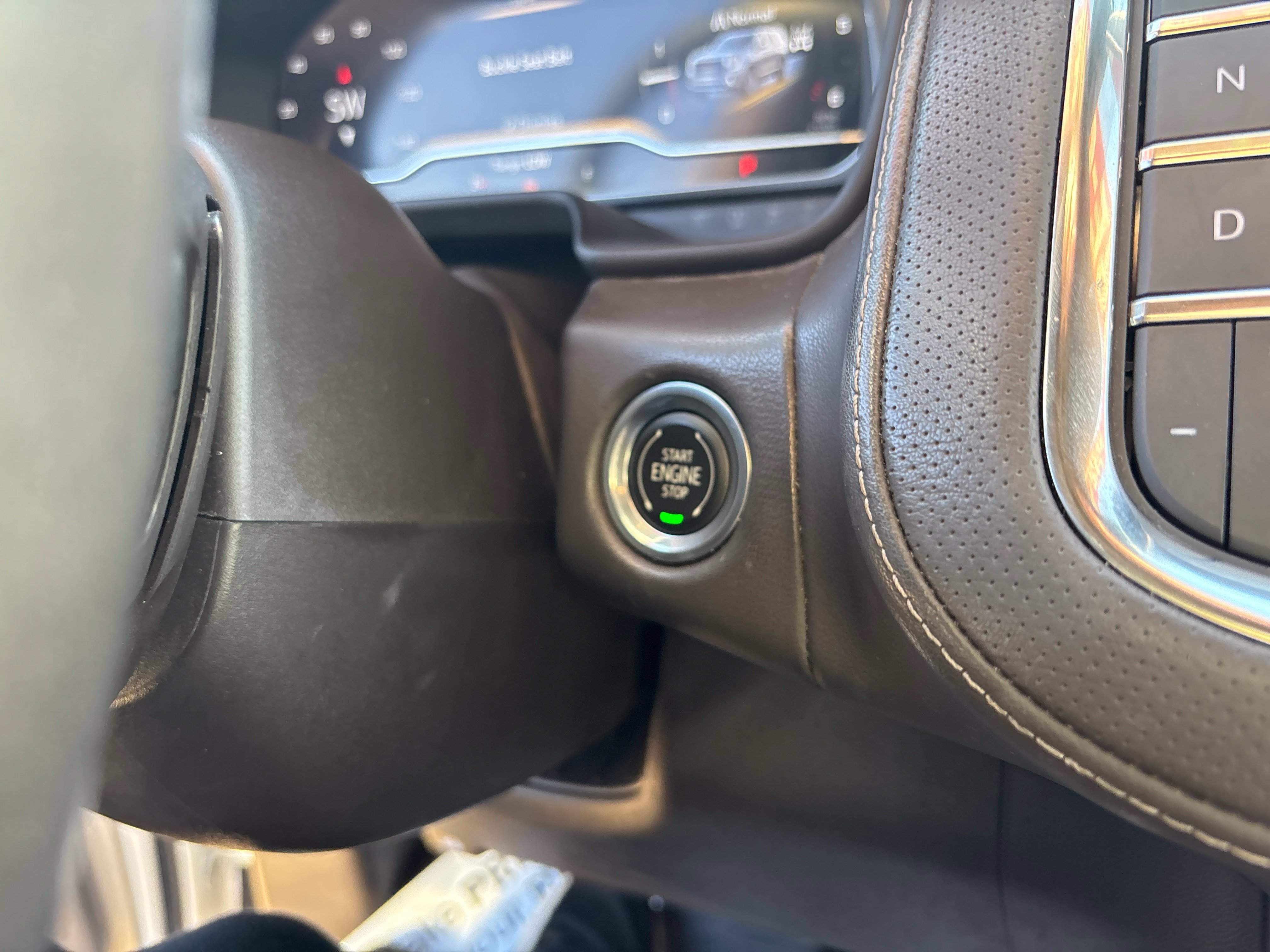 Used 2022 GMC Yukon SLT w/ SLT Luxury Package AWD/4WD image 31