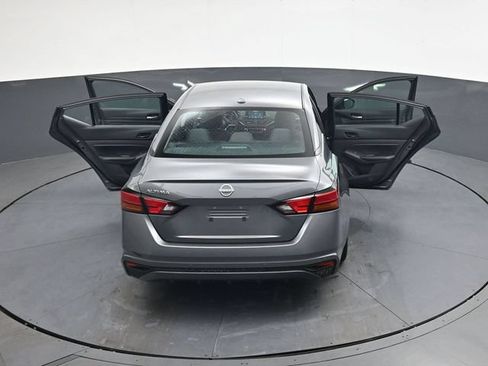Used 2025 Nissan Altima 2.5 SV FWD image 31
