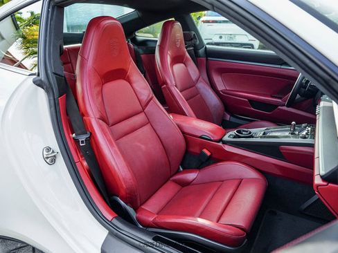 Used 2020 Porsche 911 Carrera RWD image 31