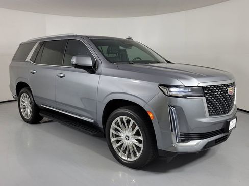 Used 2022 Cadillac Escalade Luxury RWD image 1