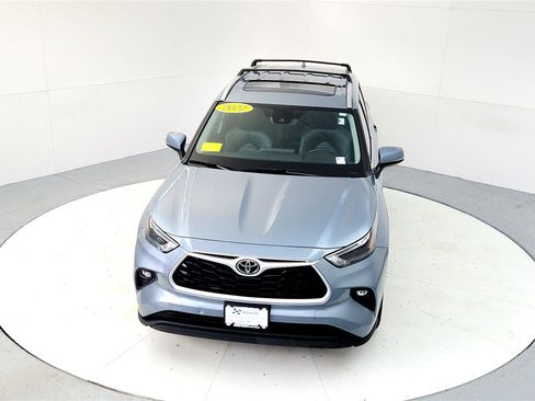 Certified 2022 Toyota Highlander XLE image 20