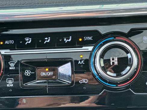 Used 2024 GMC Sierra 2500 Denali w/ Denali Reserve Package image 29