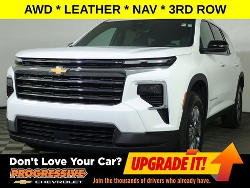 Used 2025 Chevrolet Traverse LT AWD/4WD image 1