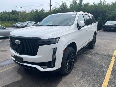 Used 2023 Cadillac Escalade Sport Platinum w/ LPO, ONYX Package AWD/4WD image 3