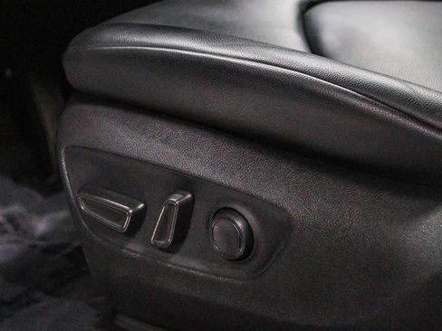 Certified 2024 Toyota Highlander XLE FWD image 22