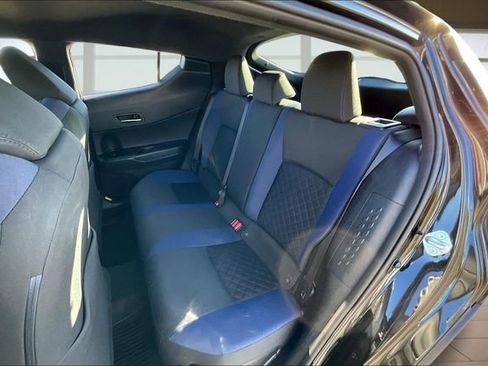 Used 2022 Toyota C-HR XLE image 26