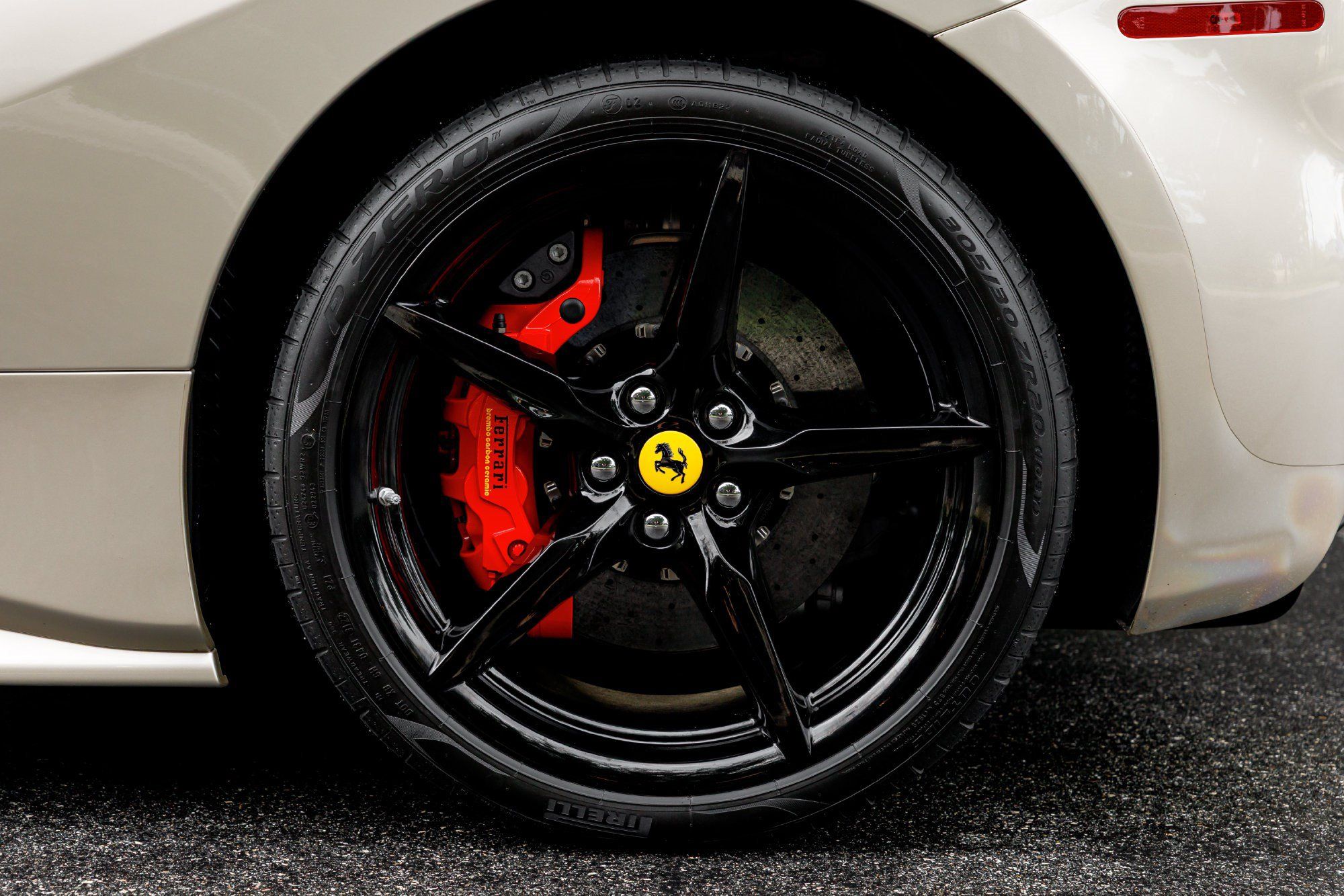 Used 2018 Ferrari 488 Spider RWD image 19