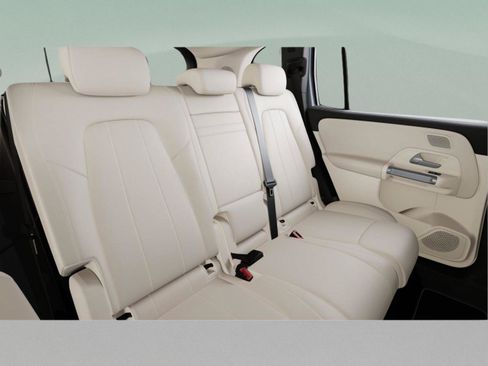 Used 2026 Mercedes-Benz GLB 250 image 43