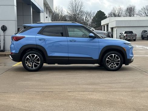 Used 2024 Chevrolet TrailBlazer LT w/ Convenience Package image 2