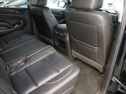 Used 2018 Chevrolet Suburban LT RWD image 16
