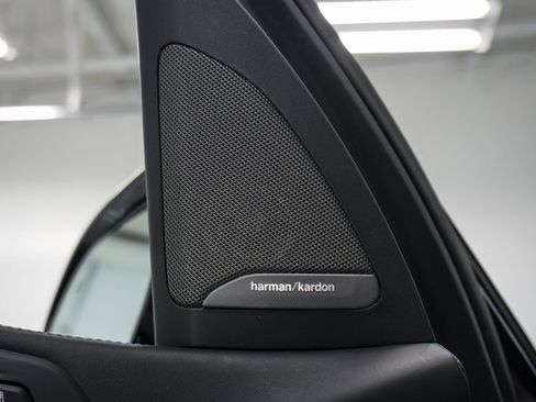 Used 2022 BMW X7 M50i w/ Dynamic Handling Package image 45