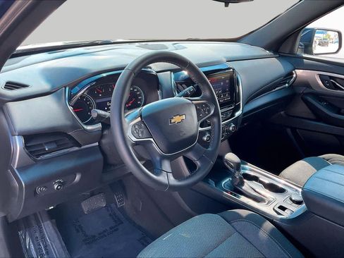 Used 2023 Chevrolet Traverse LT FWD image 17