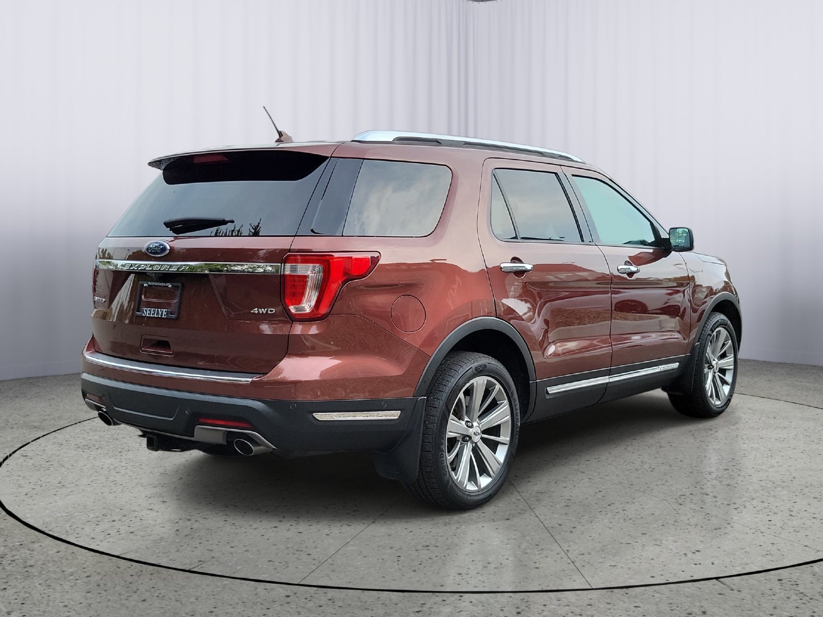 Used 2018 Ford Explorer Limited w/ Equipment Group 301A AWD/4WD image 3