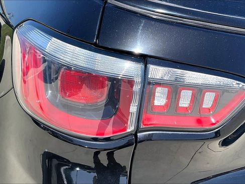 Used 2018 Jeep Compass Latitude w/ Popular Equipment Group FWD image 27
