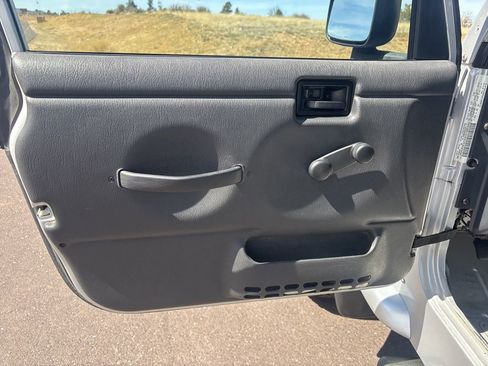 Used 2005 Jeep Wrangler Unlimited image 10