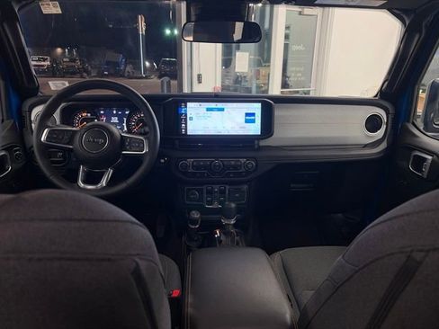 Certified 2025 Jeep Wrangler Sahara image 17