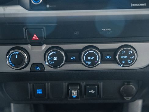 Used 2020 Toyota Tacoma SR5 image 27