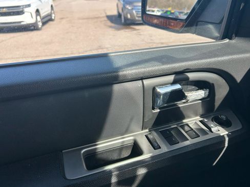 Used 2007 Ford Expedition EL XLT image 28