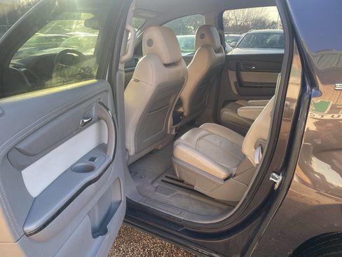 Used 2016 GMC Acadia SLT image 17