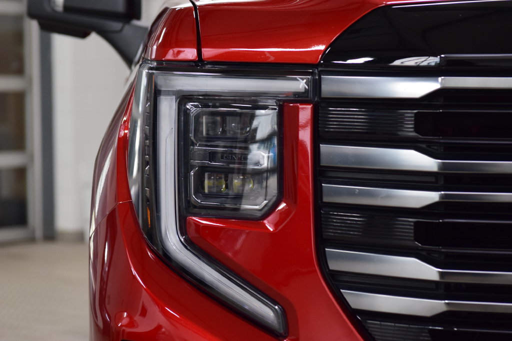 Used 2025 GMC Sierra 1500 AT4 w/ AT4 Premium Package AWD/4WD image 11