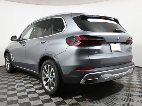 Used 2025 BMW X5 xDrive50e w/ Parking Assistance Package image 5
