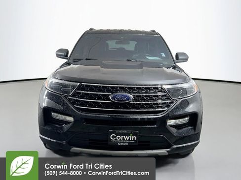 Used 2020 Ford Explorer XLT w/ Equipment Group 202A image 4