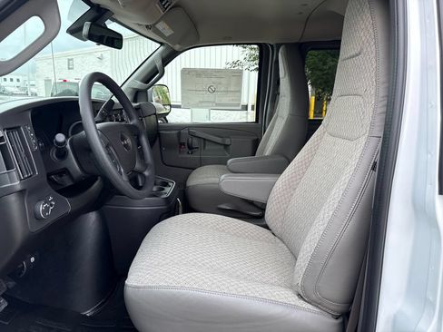 New 2026 GMC Savana 3500 LT w/ LT Preferred Equipment Group RWD image 11