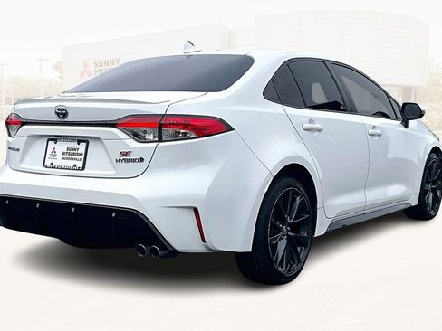 Used 2023 Toyota Corolla SE w/ SE Package FWD image 6