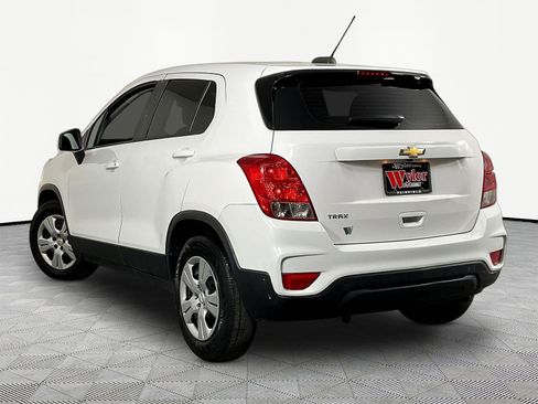 Used 2019 Chevrolet Trax LS FWD image 4