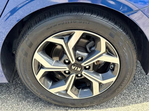 Used 2020 Kia Forte LXS FWD image 18